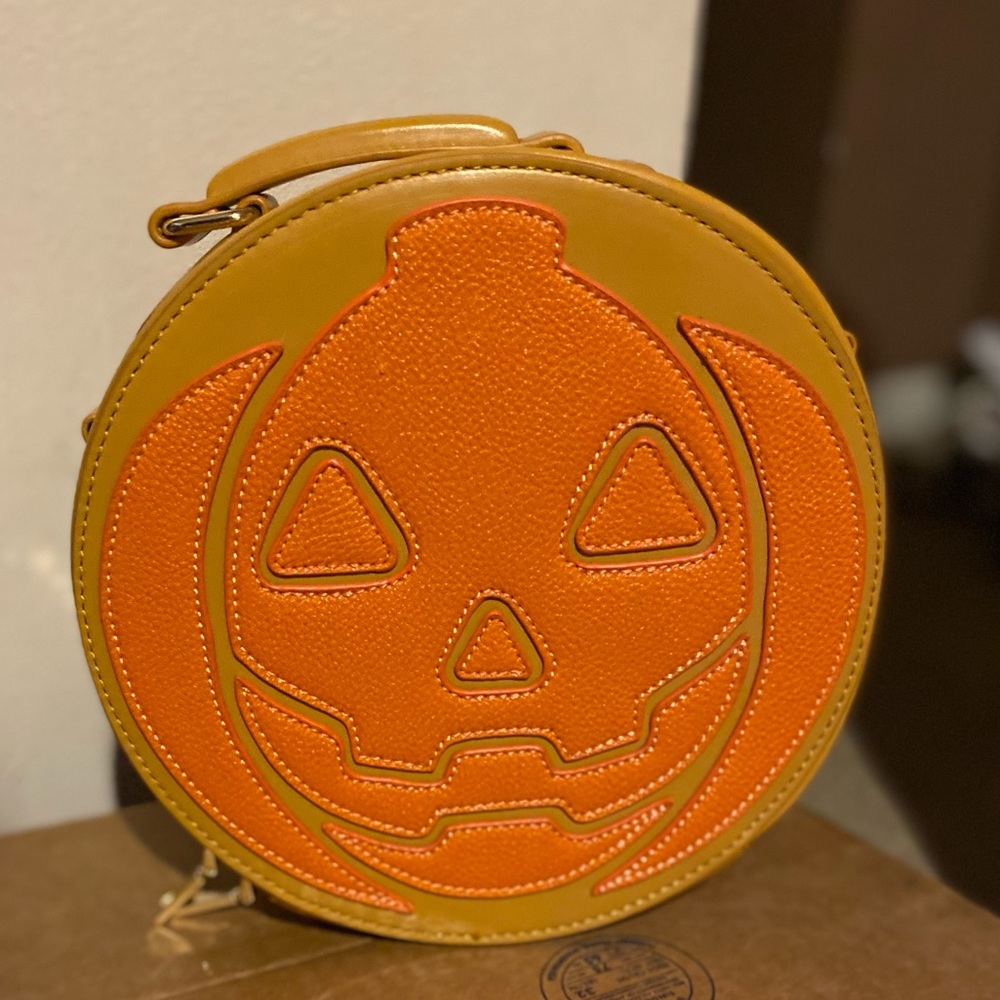 Backstitch bruja